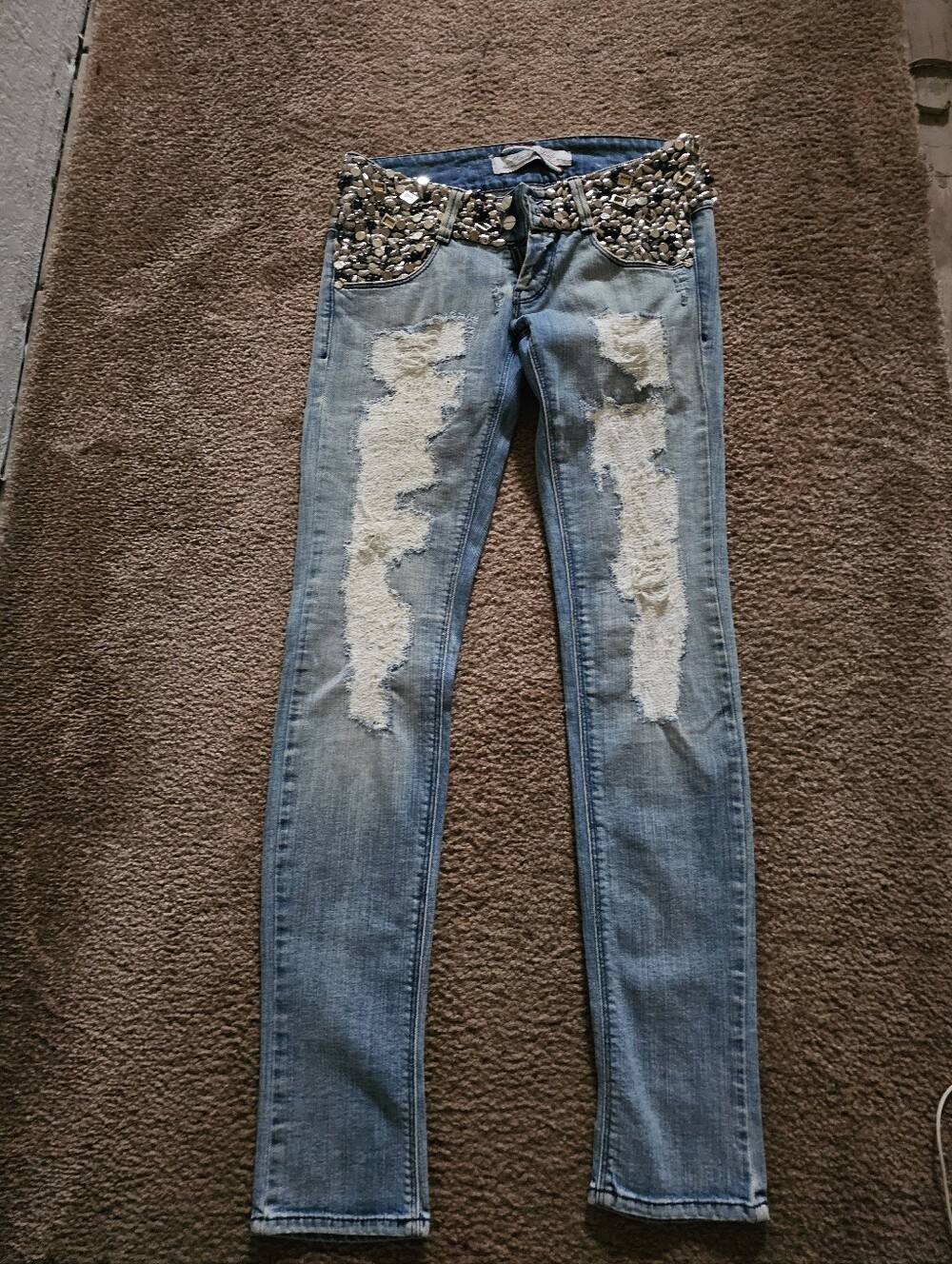 MET ITALIAN BRAND Light Blue skinny Jeans, Embellished Waistband Retails $375